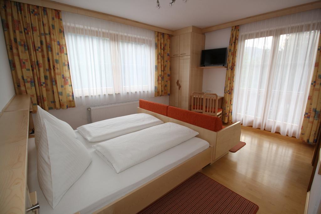 Hotel Garni Haus Anita Liesing Eksteriør billede