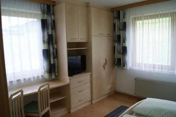 Hotel Garni Haus Anita Liesing Eksteriør billede